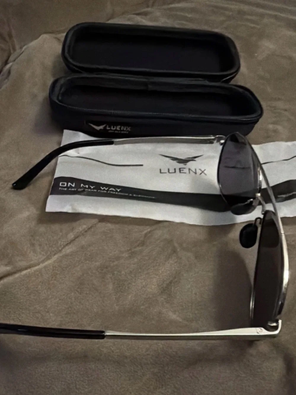 Women’s Aviator Sunglasses in Silver Mirror